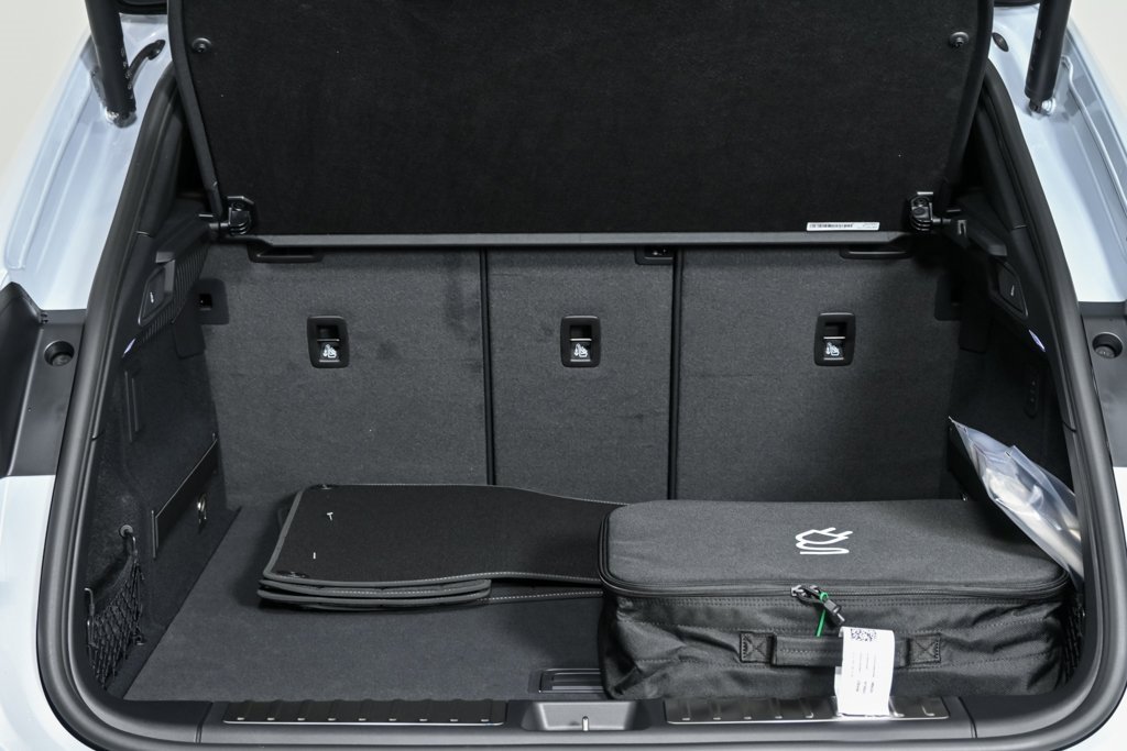 New 2025 Porsche Macan Turbo Electric image 32