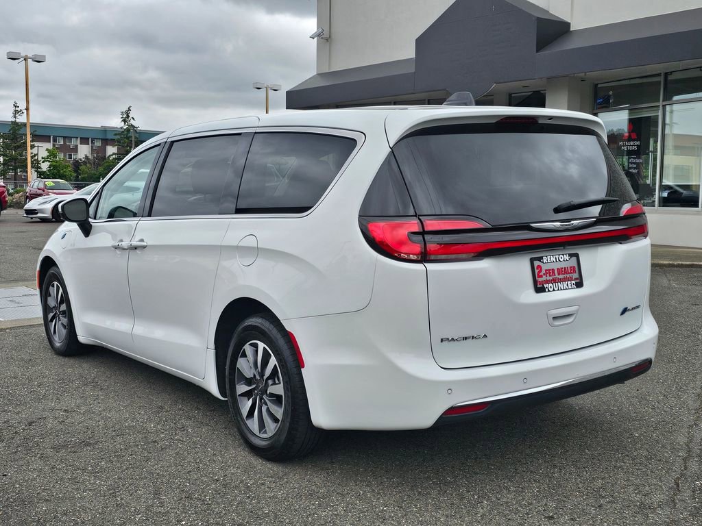 Used 2023 Chrysler Pacifica Touring-L FWD image 7