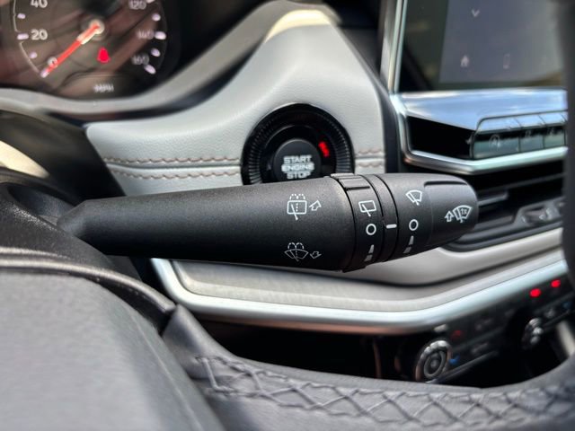 Used 2025 Jeep Compass Limited image 26