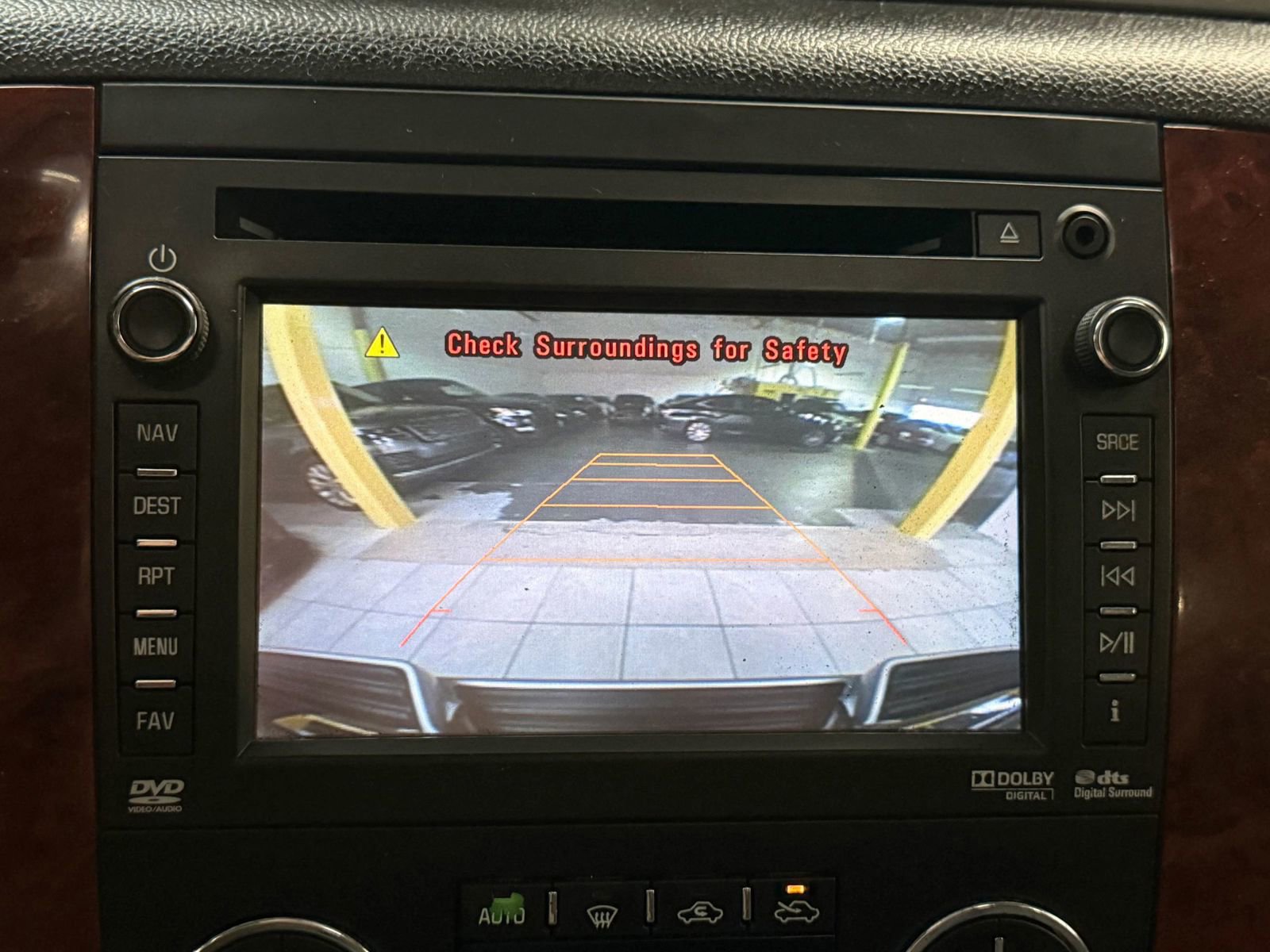 Used 2012 Chevrolet Avalanche LTZ image 32