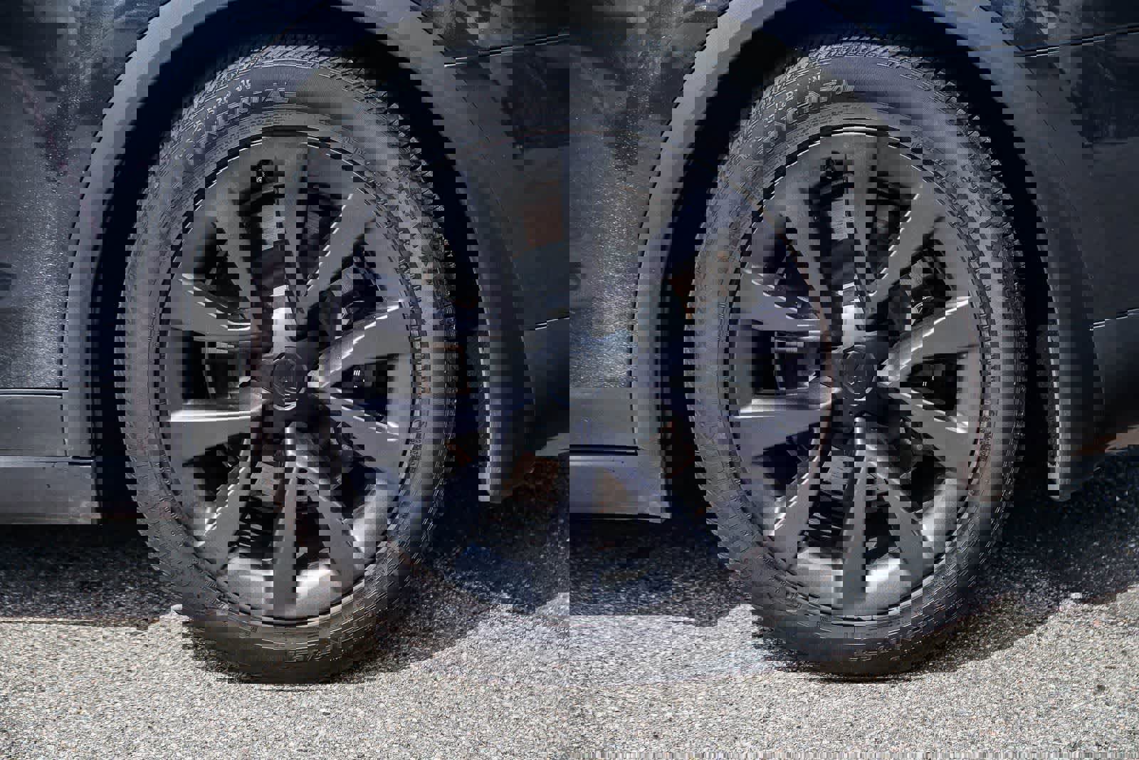 Used 2024 Tesla Model X image 8