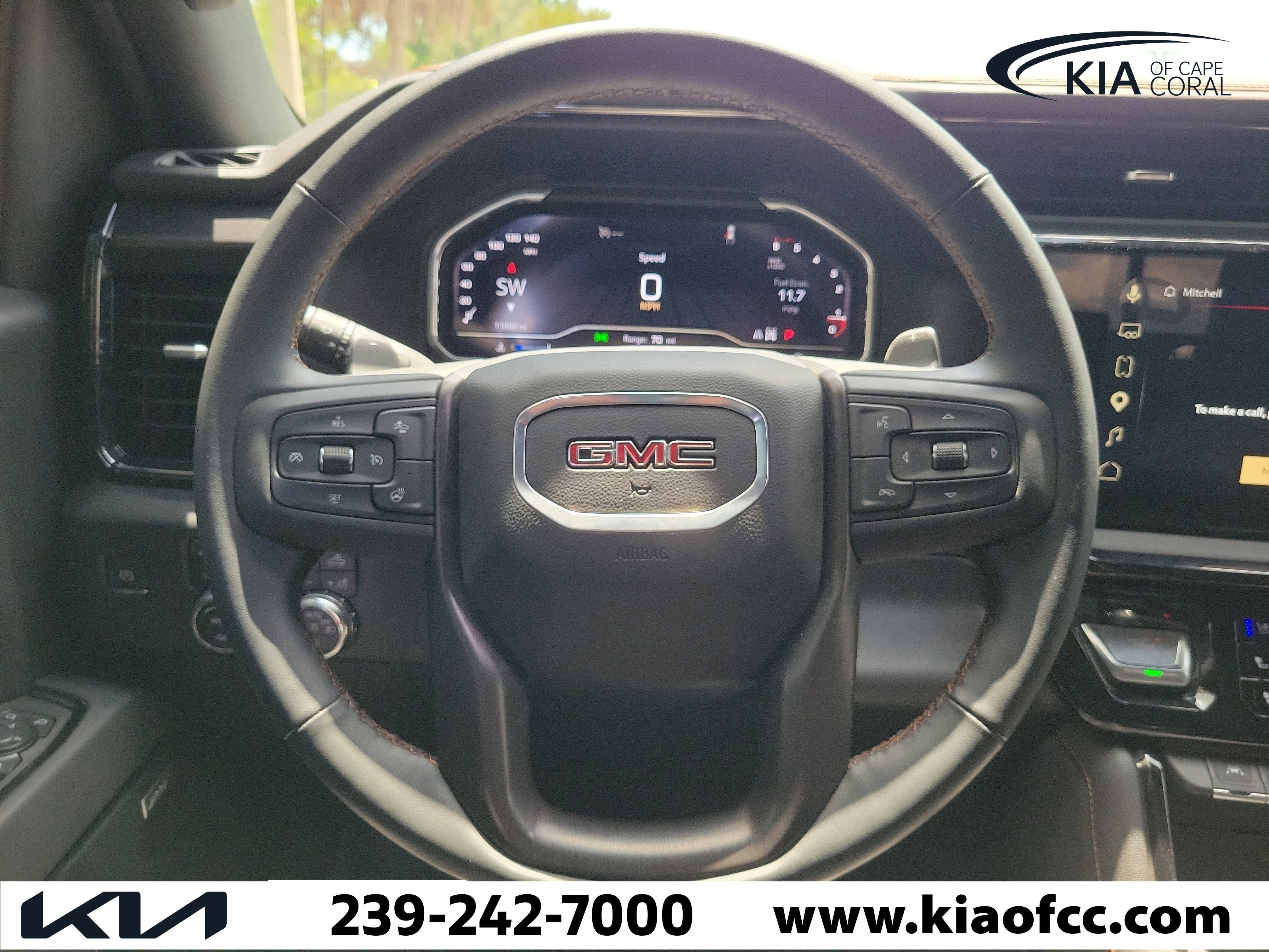 Used 2025 GMC Sierra 1500 AT4 w/ AT4 Premium Package AWD/4WD image 14
