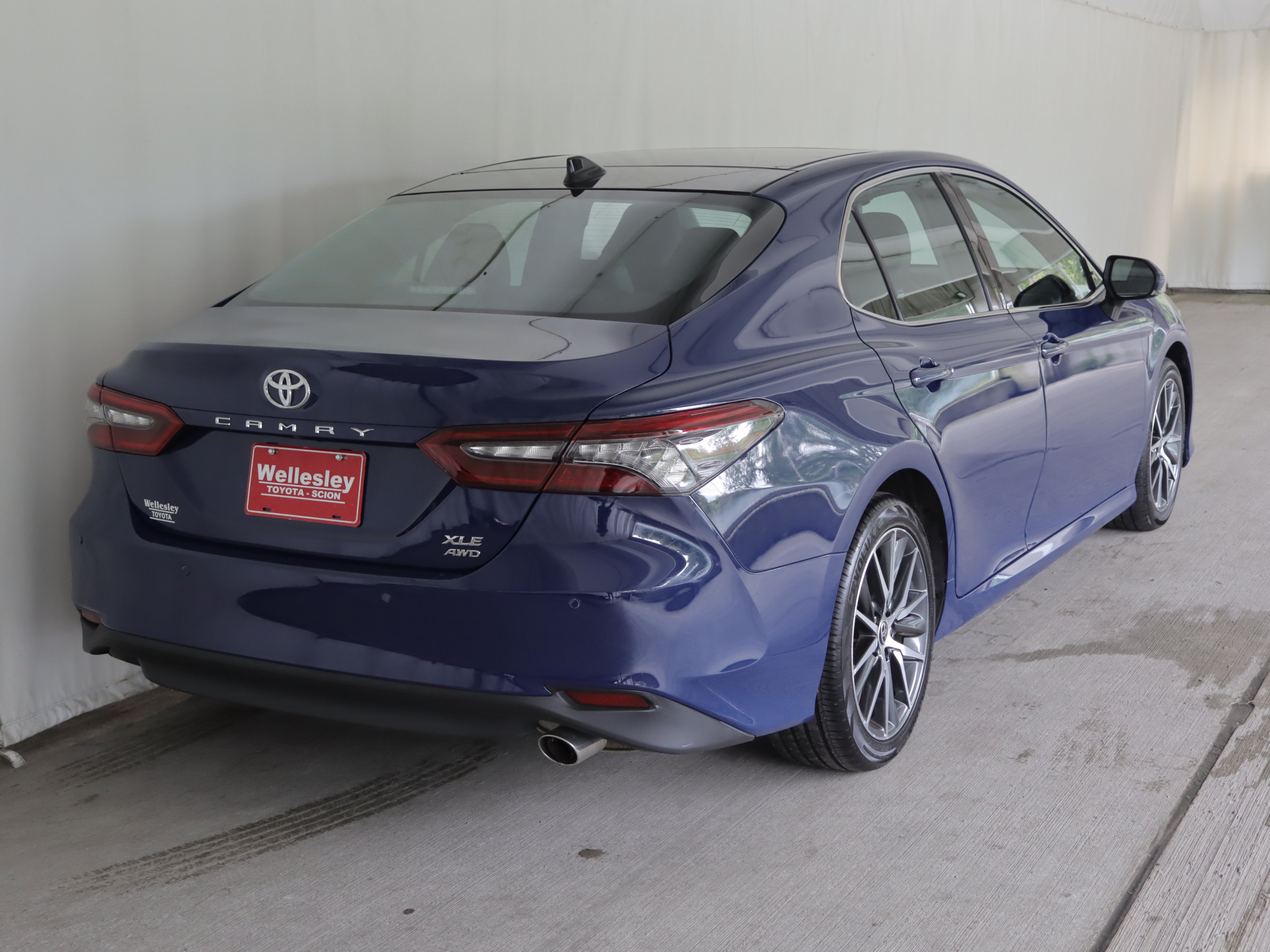 Used 2024 Toyota Camry XLE w/ Navigation Package AWD/4WD image 8