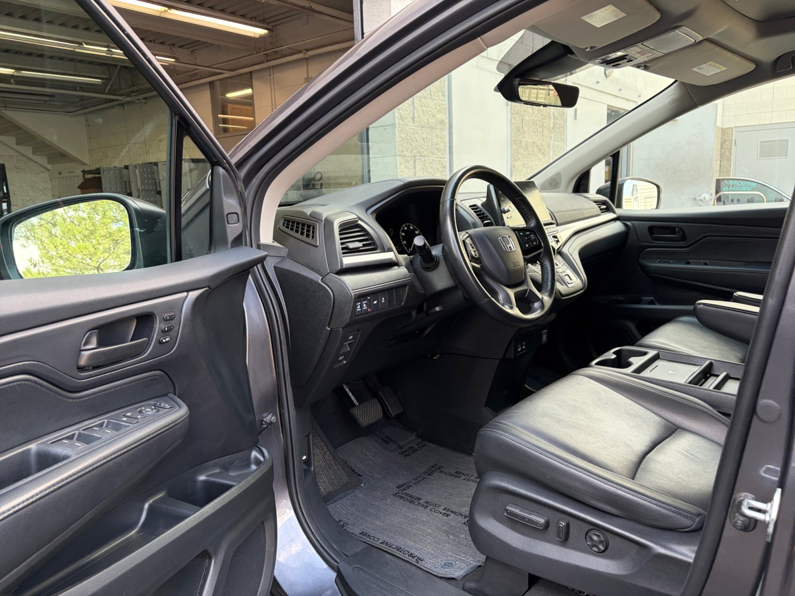 Used 2025 Honda Odyssey EX-L image 10