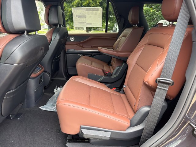 New 2026 Lincoln Navigator Reserve AWD/4WD image 15