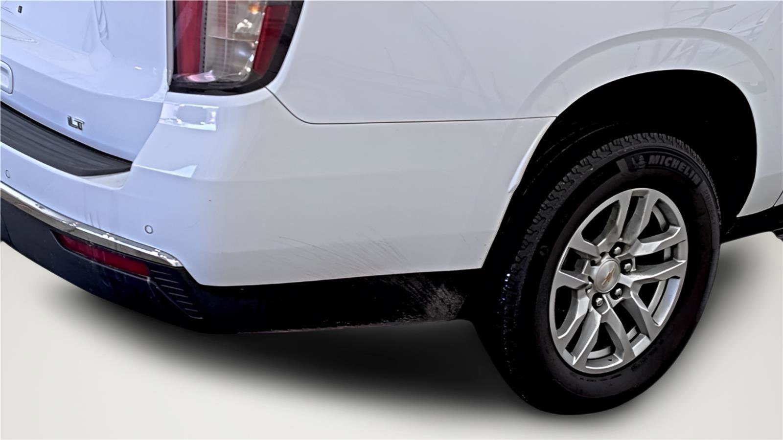 Used 2024 Chevrolet Suburban LT image 9