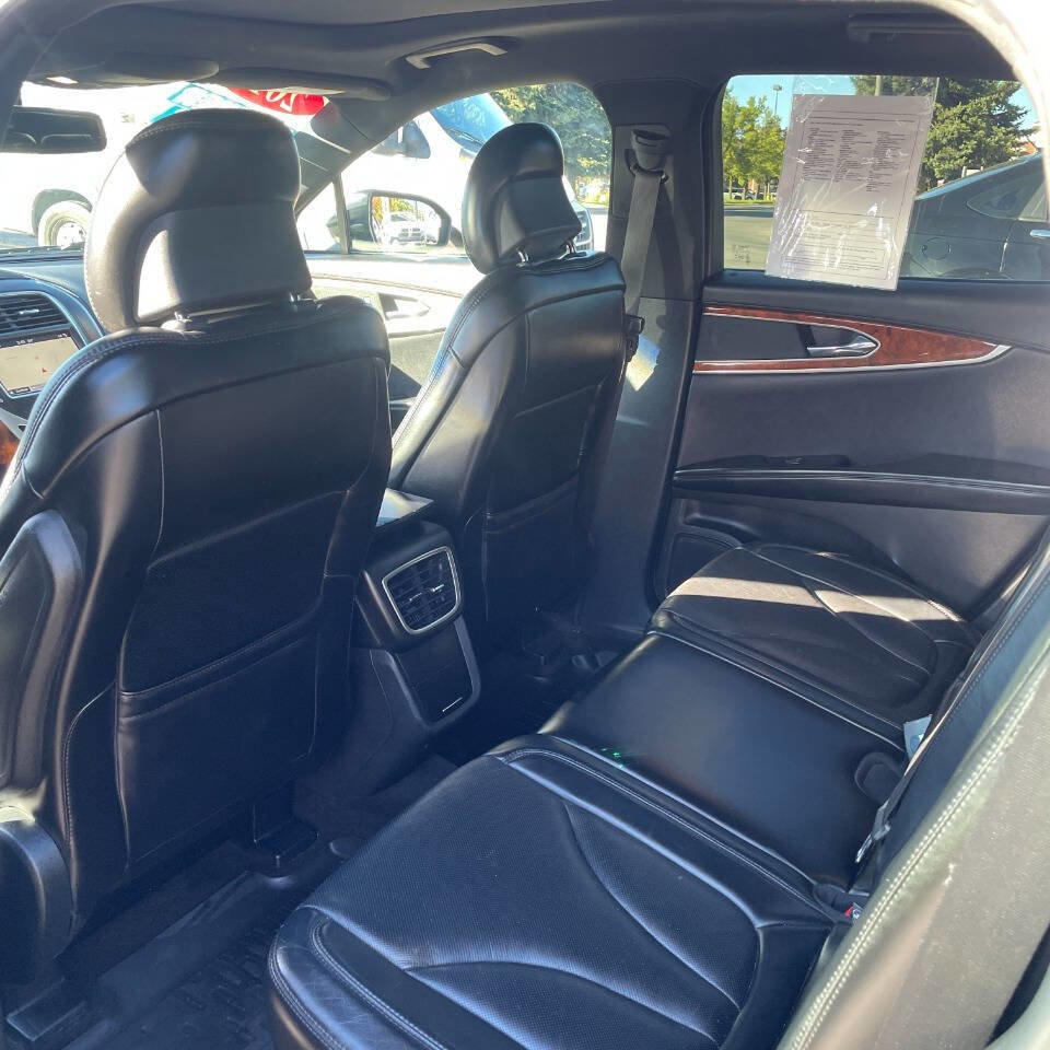 Used 2017 Lincoln MKX Reserve image 11