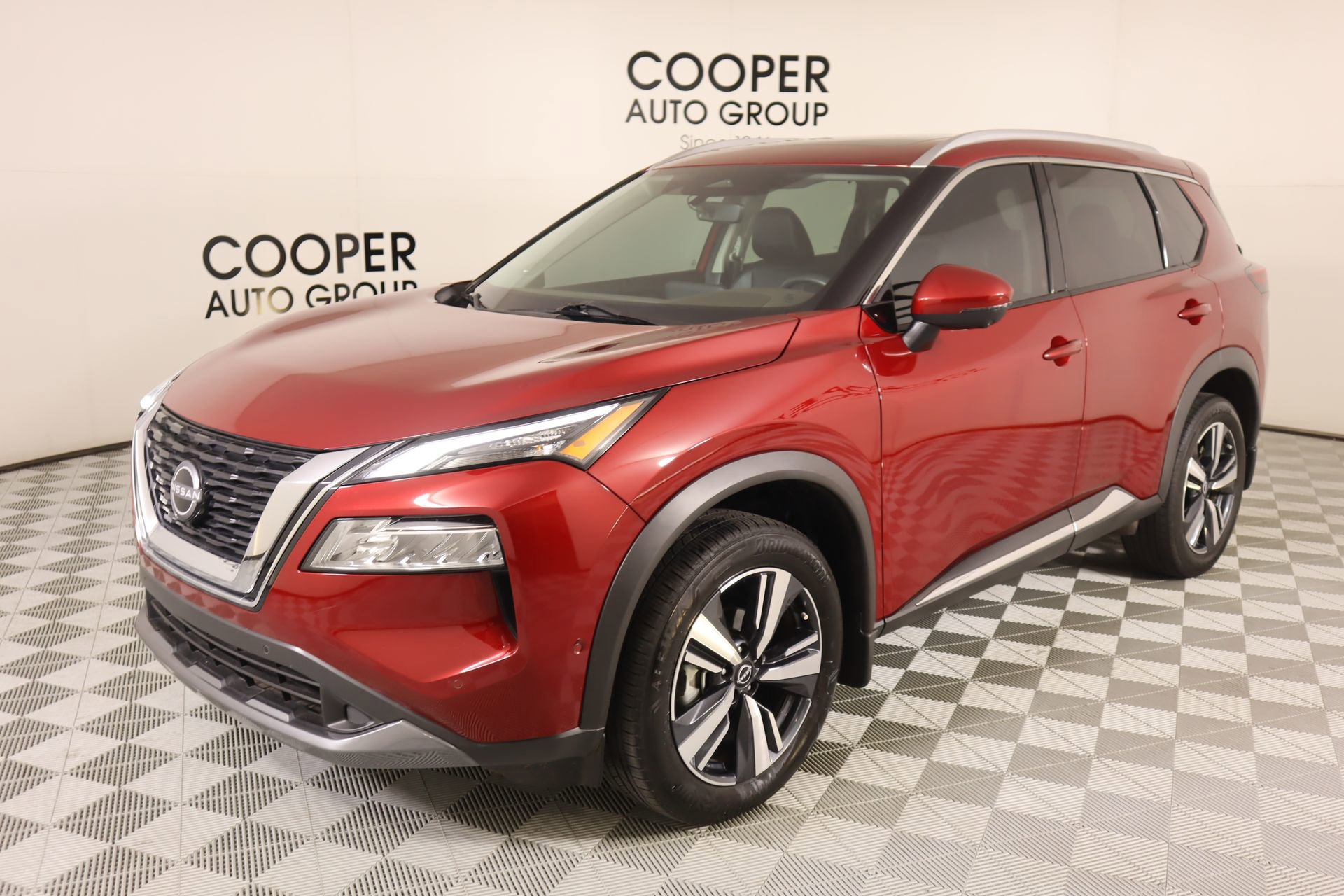 Used 2023 Nissan Rogue SL w/ SL Premium Package image 11