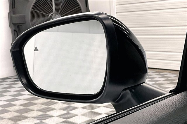 Used 2024 Mitsubishi Outlander SEL Black Edition image 34