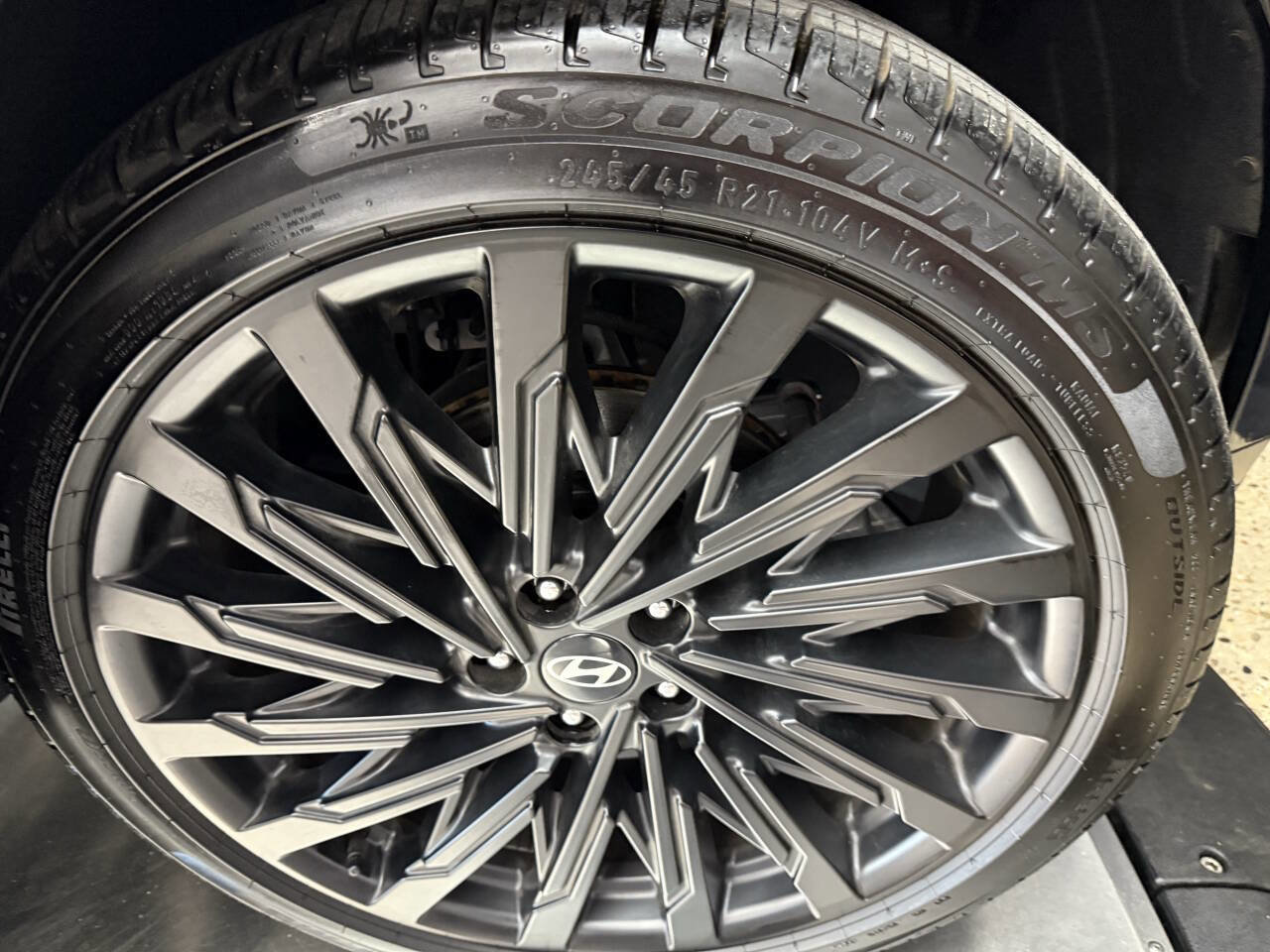 Used 2024 Hyundai Santa Fe Calligraphy image 40