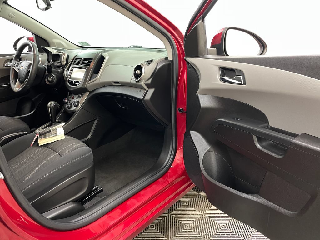 Used 2016 Chevrolet Sonic LT FWD image 31