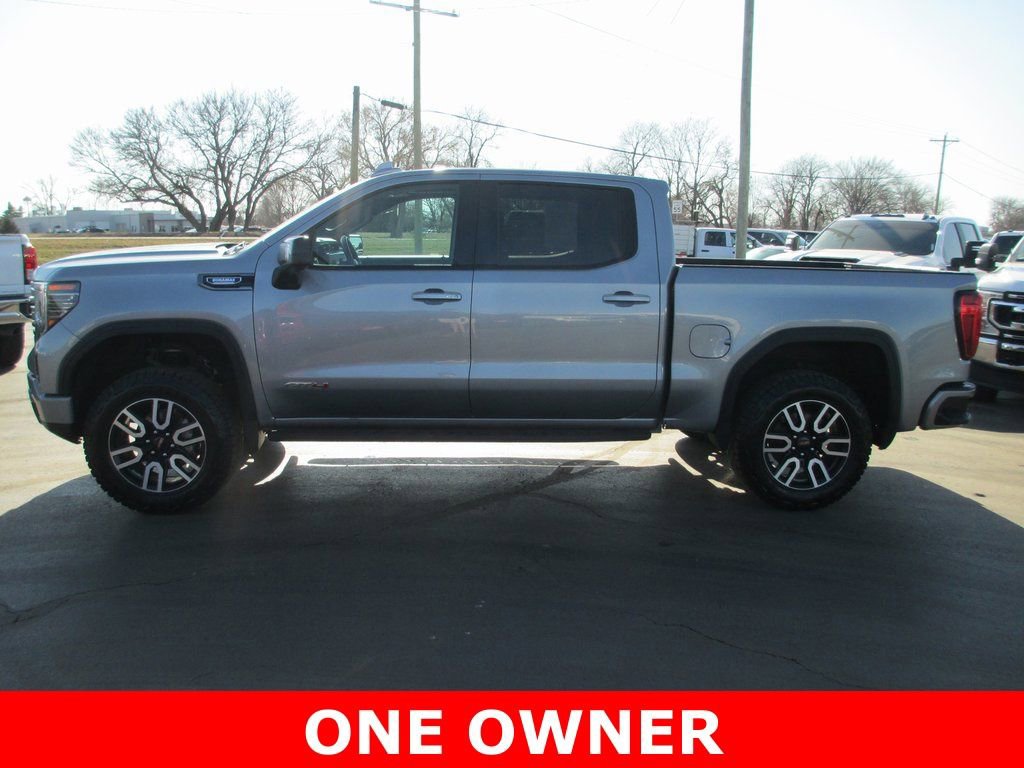 Used 2024 GMC Sierra 1500 AT4 w/ Technology Package image 9