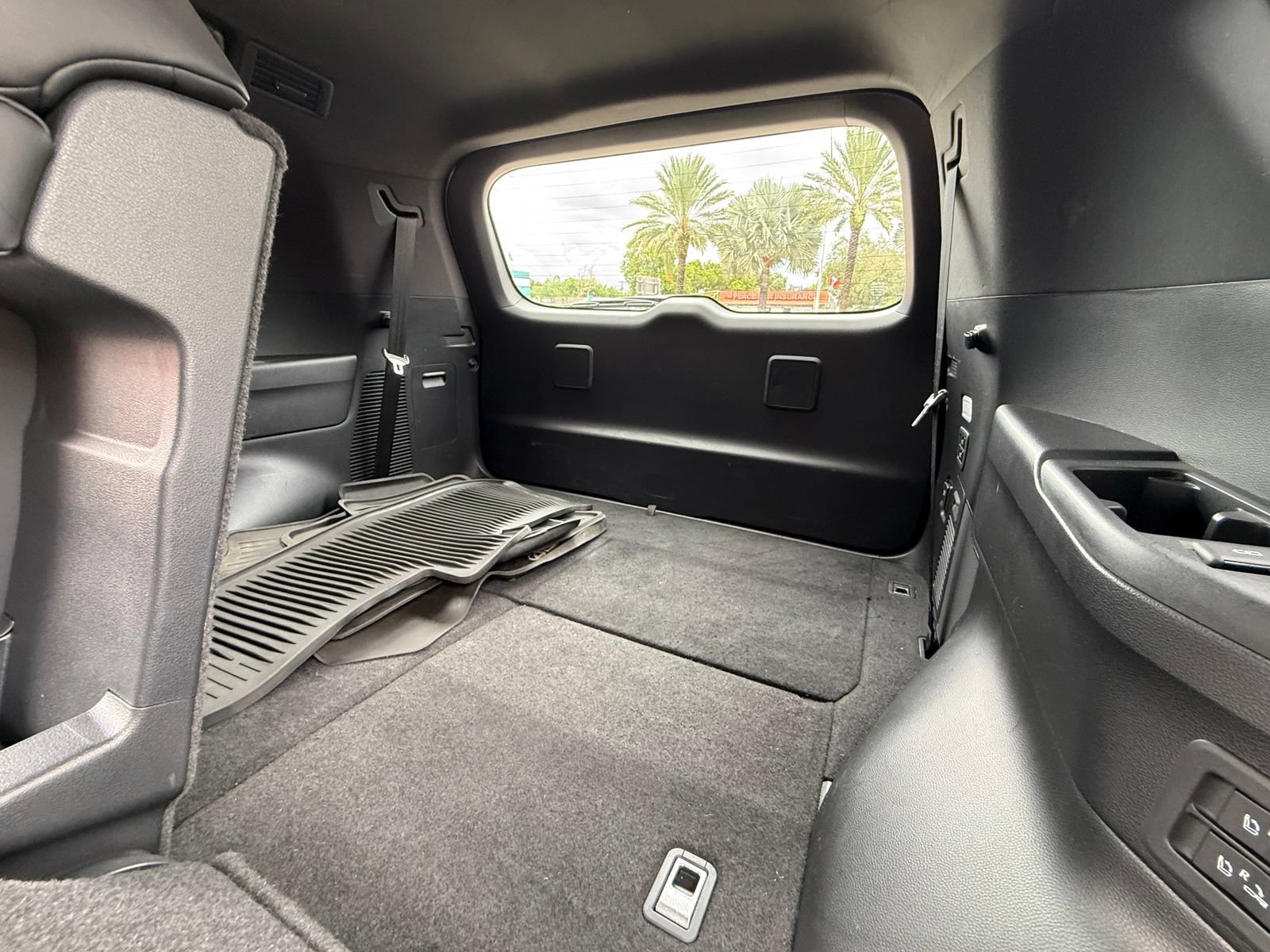 Used 2023 Lexus LX 600 F Sport w/ Accessory Package (Z1) AWD/4WD image 38