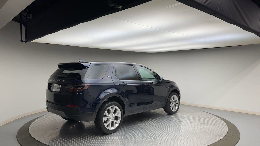 Used 2023 Land Rover Discovery Sport SE image 8