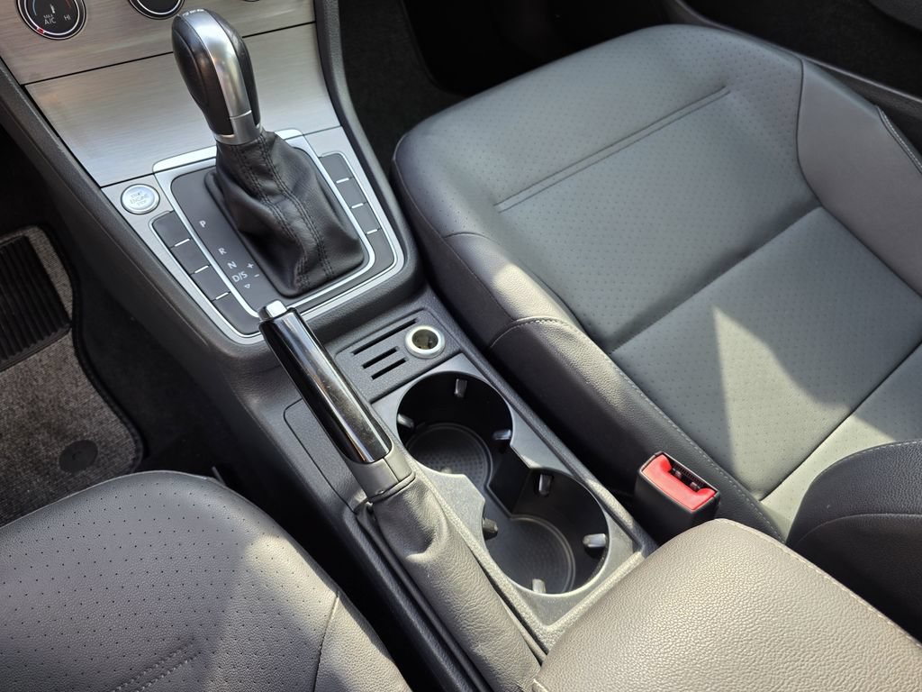 Used 2015 Volkswagen Golf TDI SE FWD image 21
