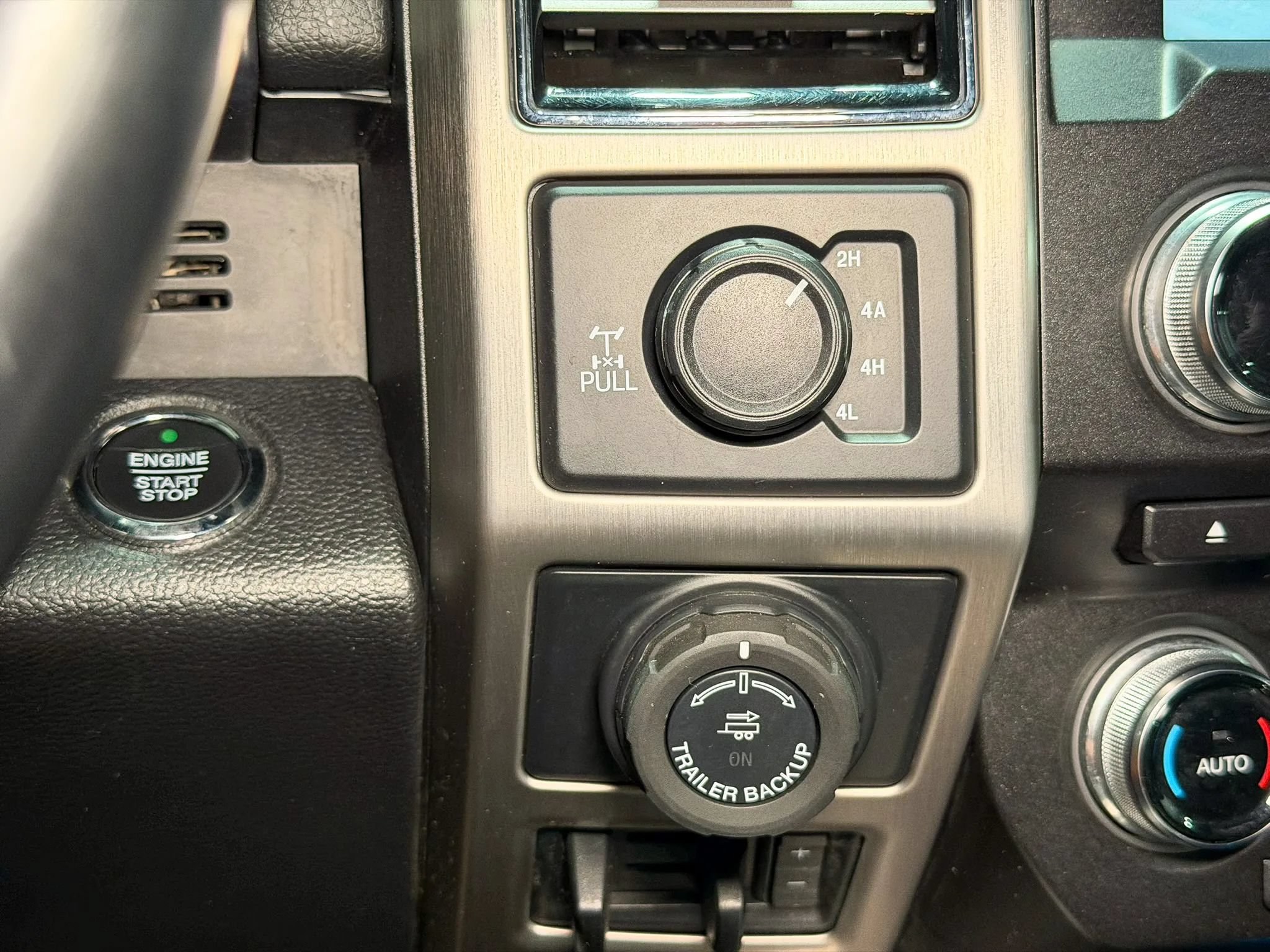 Used 2018 Ford F150 Platinum w/ FX4 Off-Road Package AWD/4WD image 24