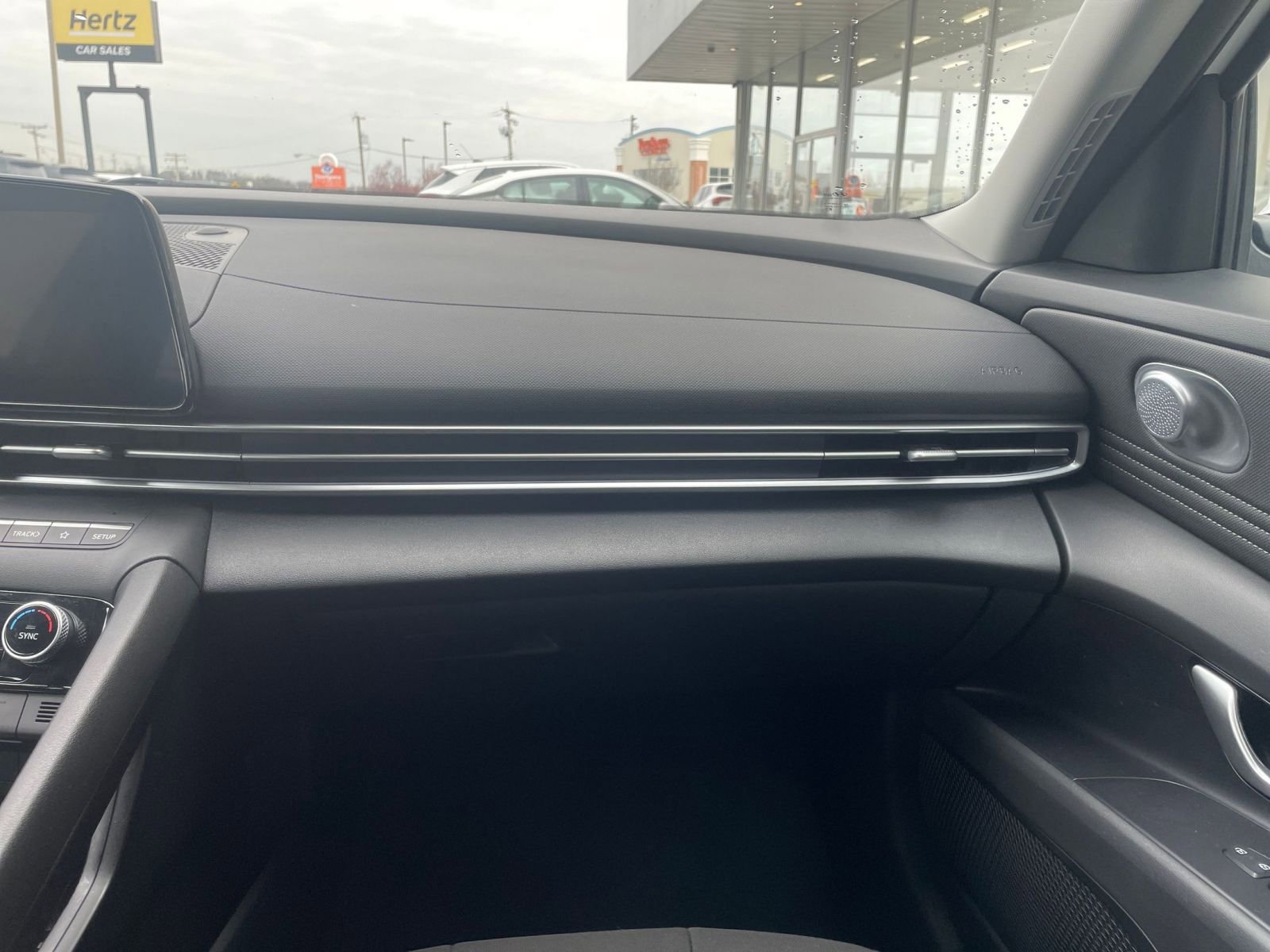 Used 2025 Hyundai Elantra SEL FWD image 34