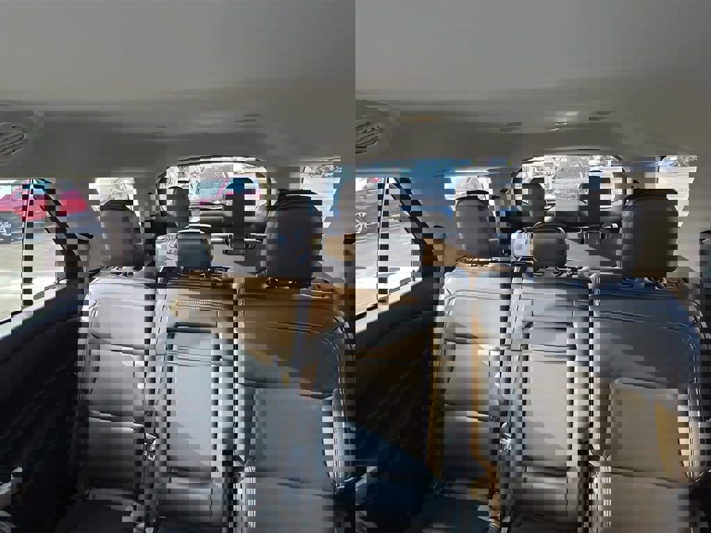 Used 2023 Ford Explorer XLT w/ Equipment Group 202A image 22