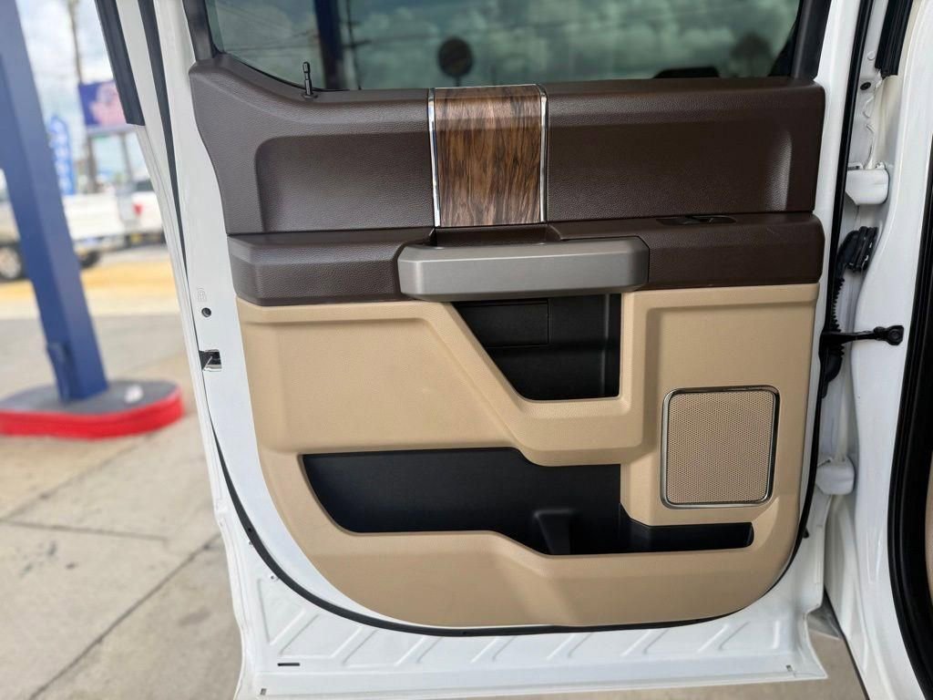 Used 2020 Ford F150 Lariat image 17