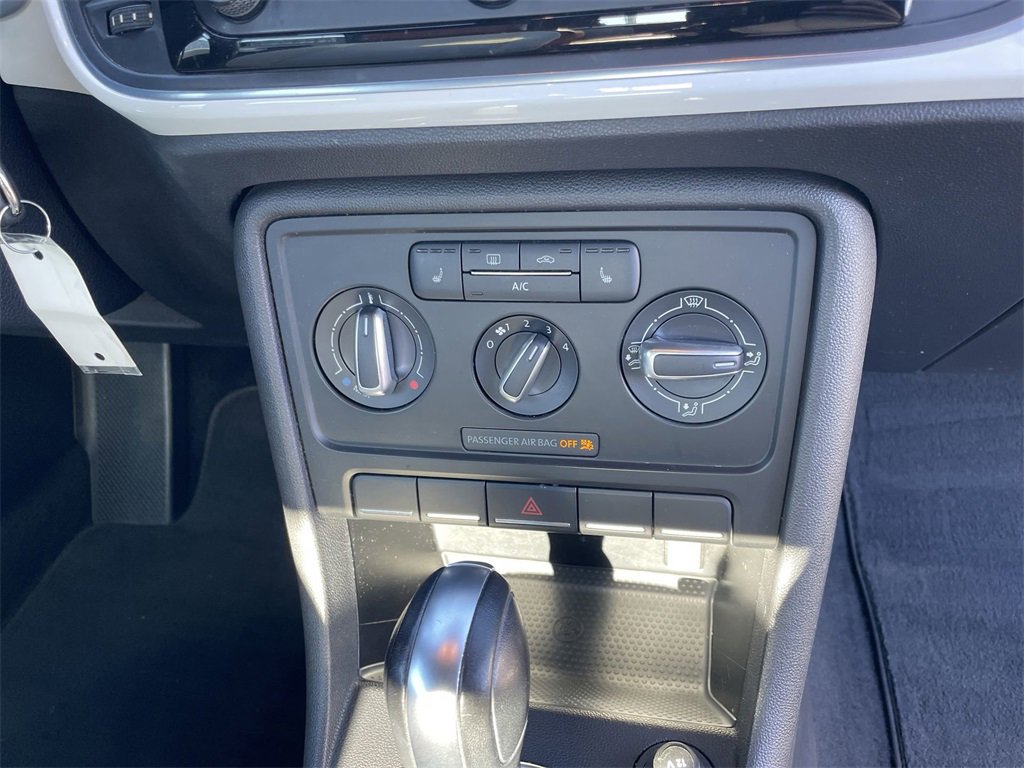 Used 2015 Volkswagen Beetle 1.8T image 22