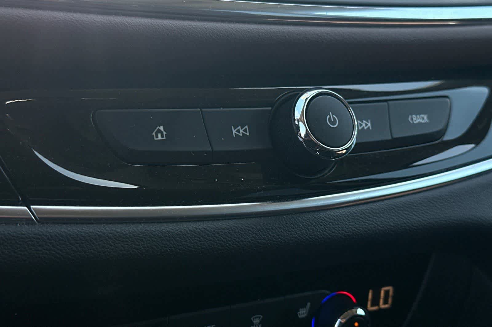 Used 2018 Buick Enclave Avenir w/ Avenir Technology Package AWD/4WD image 22