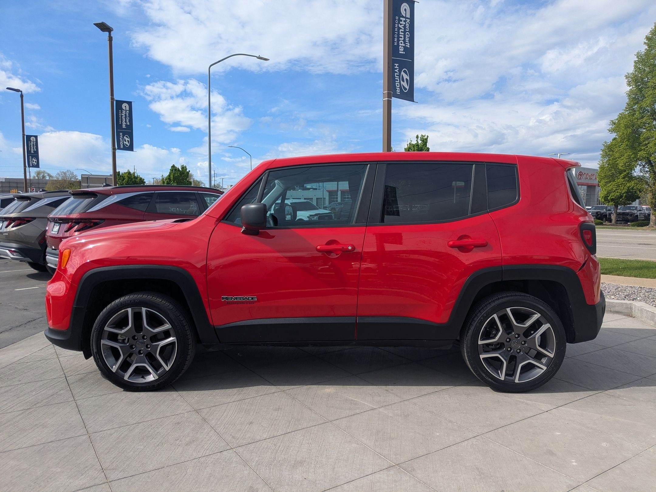Used 2021 Jeep Renegade Sport image 9