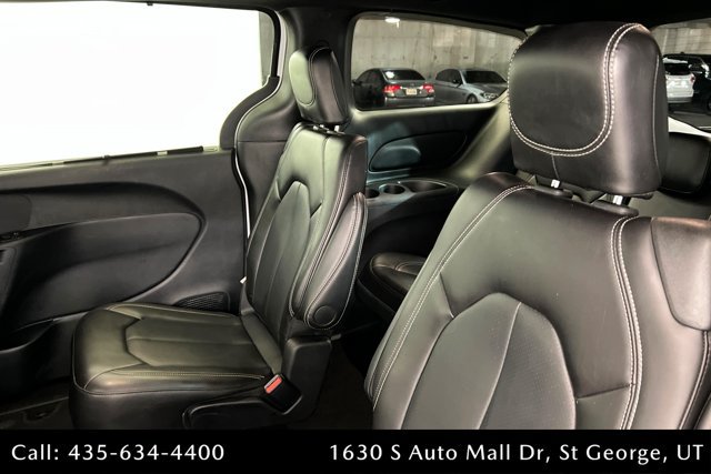Used 2025 Chrysler Pacifica Select FWD image 19