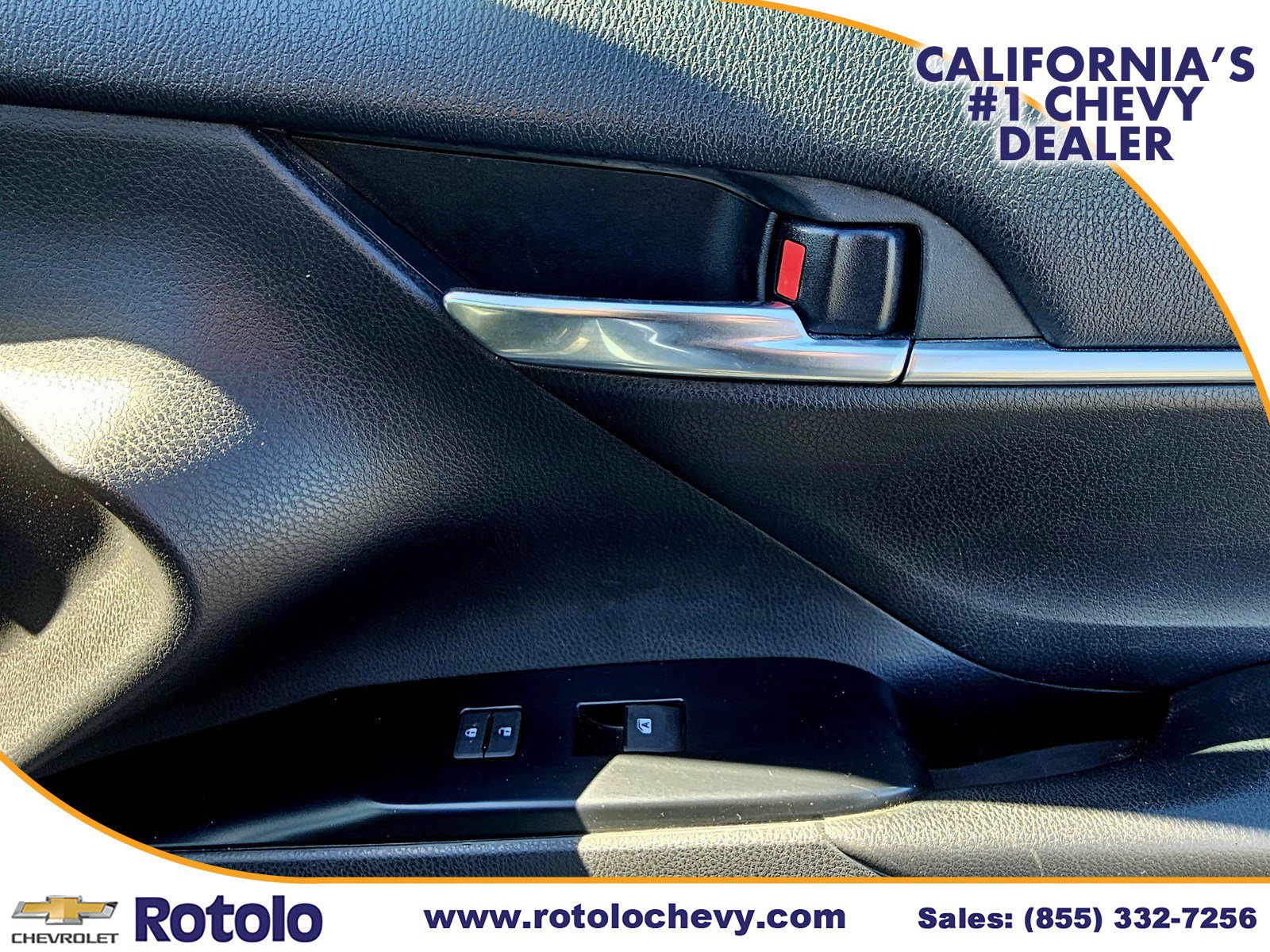 Used 2020 Toyota Camry SE w/ Carpet Mat Package image 10