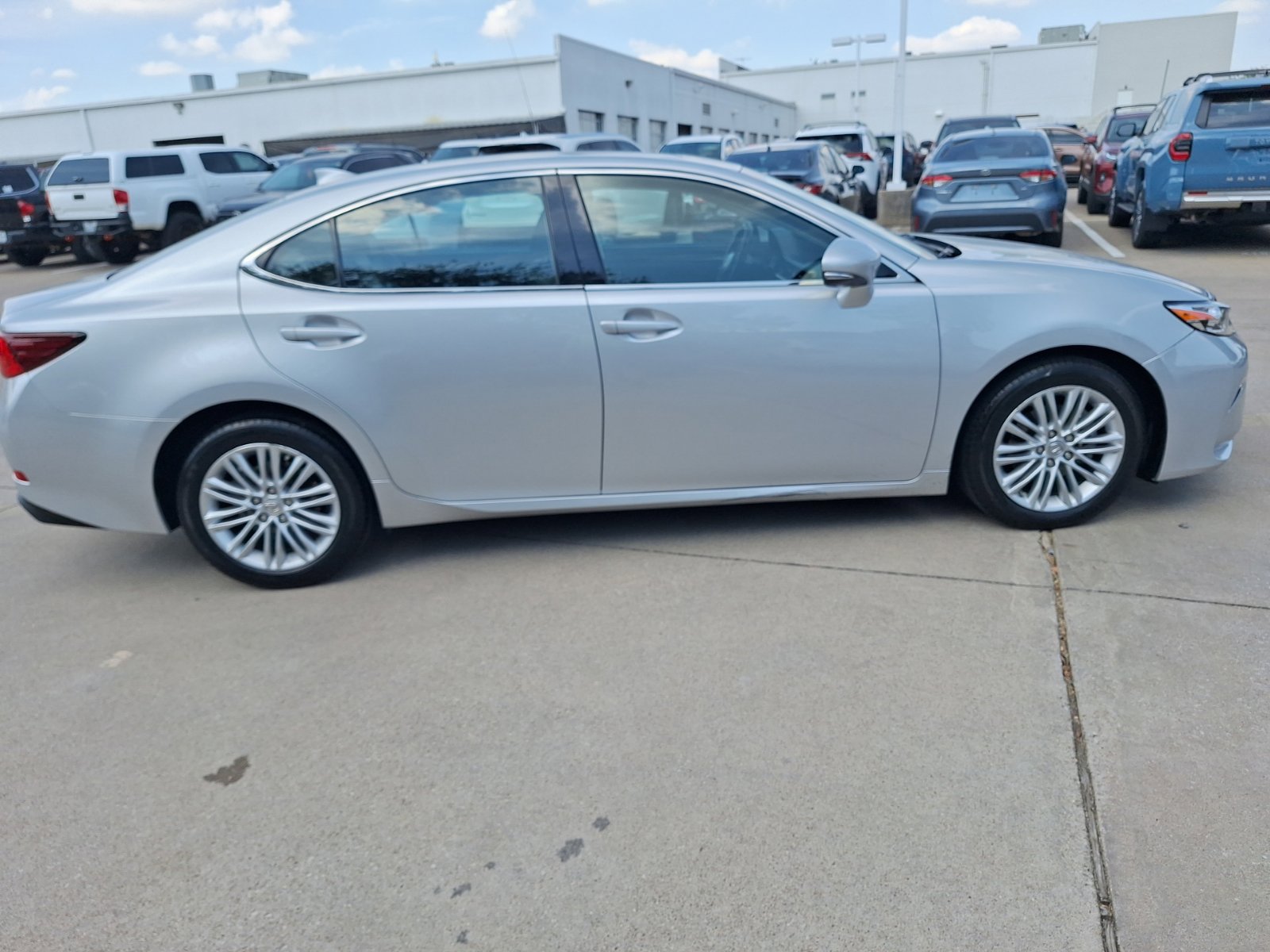 Used 2017 Lexus ES 350 w/ Premium Package FWD image 7