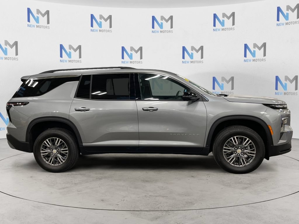 Used 2026 Chevrolet Traverse LT w/ Driver Confidence Package AWD/4WD image 6