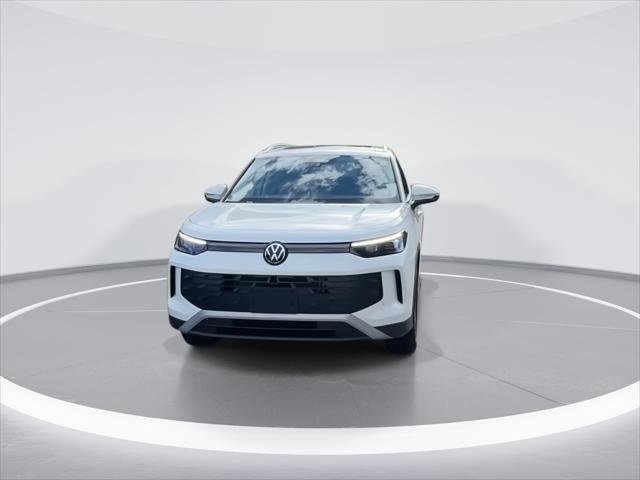 New 2026 Volkswagen Tiguan SE image 3