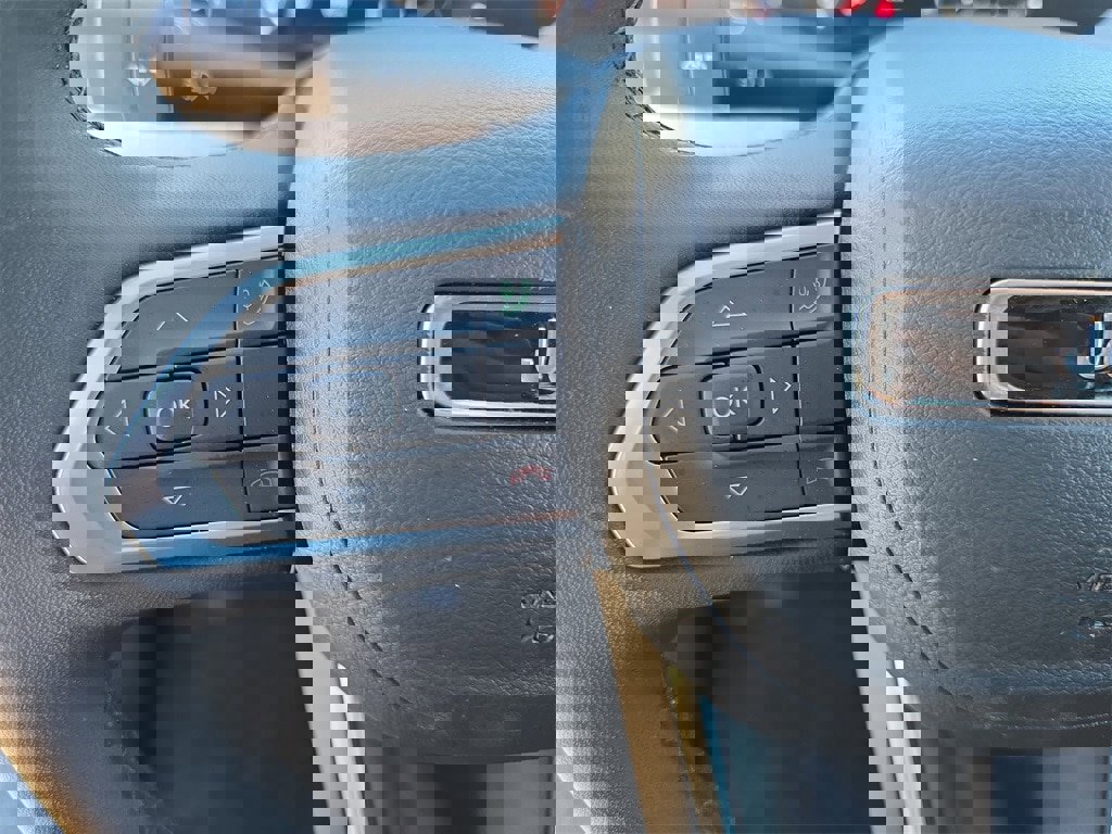 Used 2025 Jeep Compass Latitude image 16