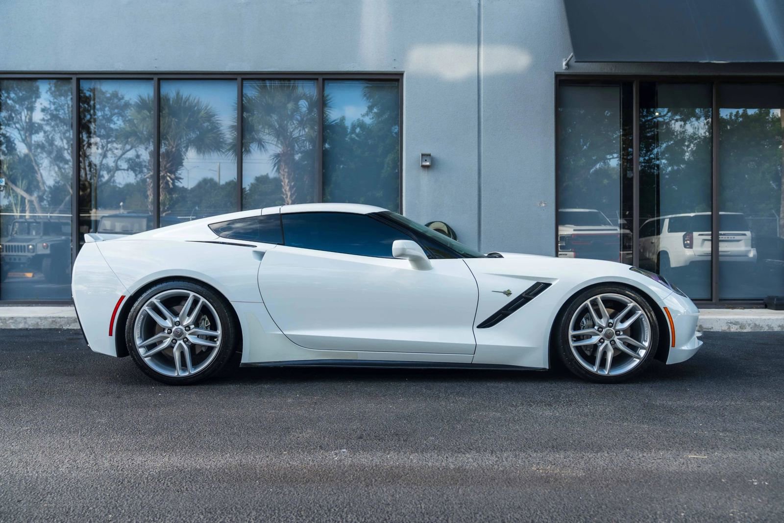 Used 2019 Chevrolet Corvette Stingray Coupe w/ 1LT image 12