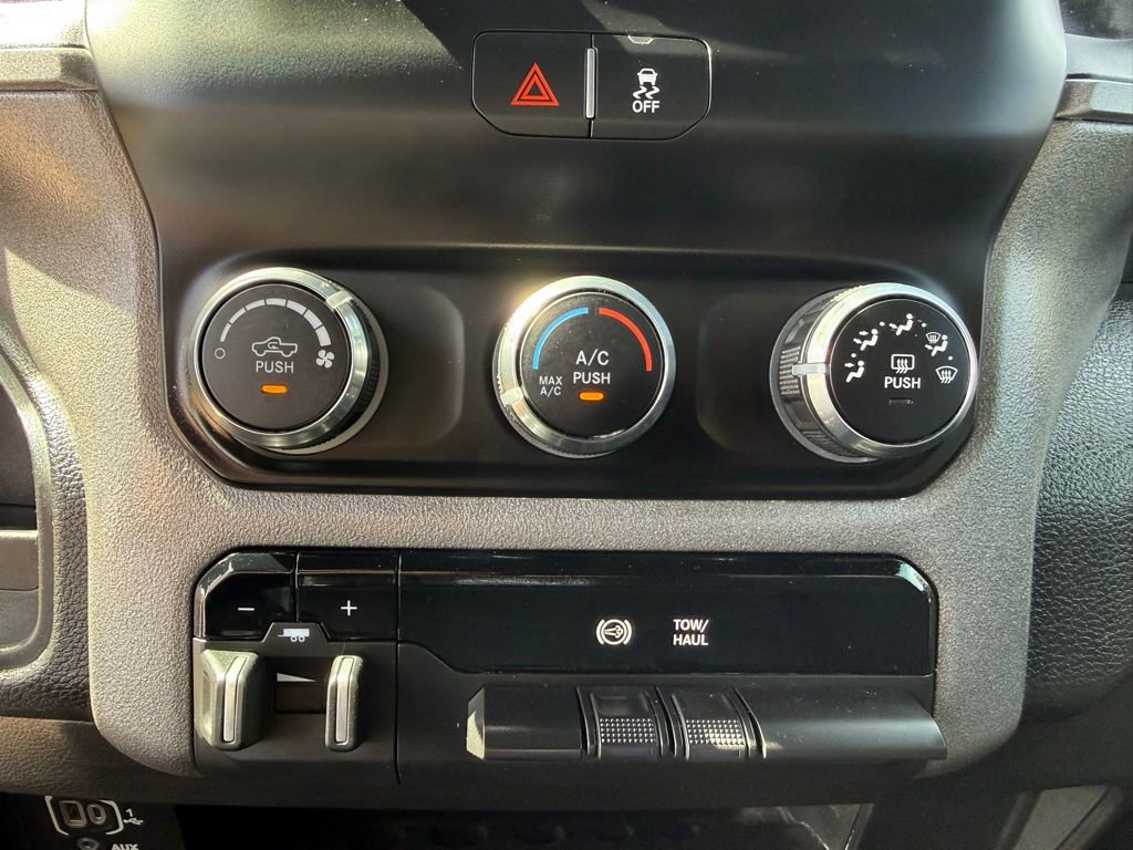 Used 2024 RAM 3500 Tradesman w/ Chrome Appearance Group image 39