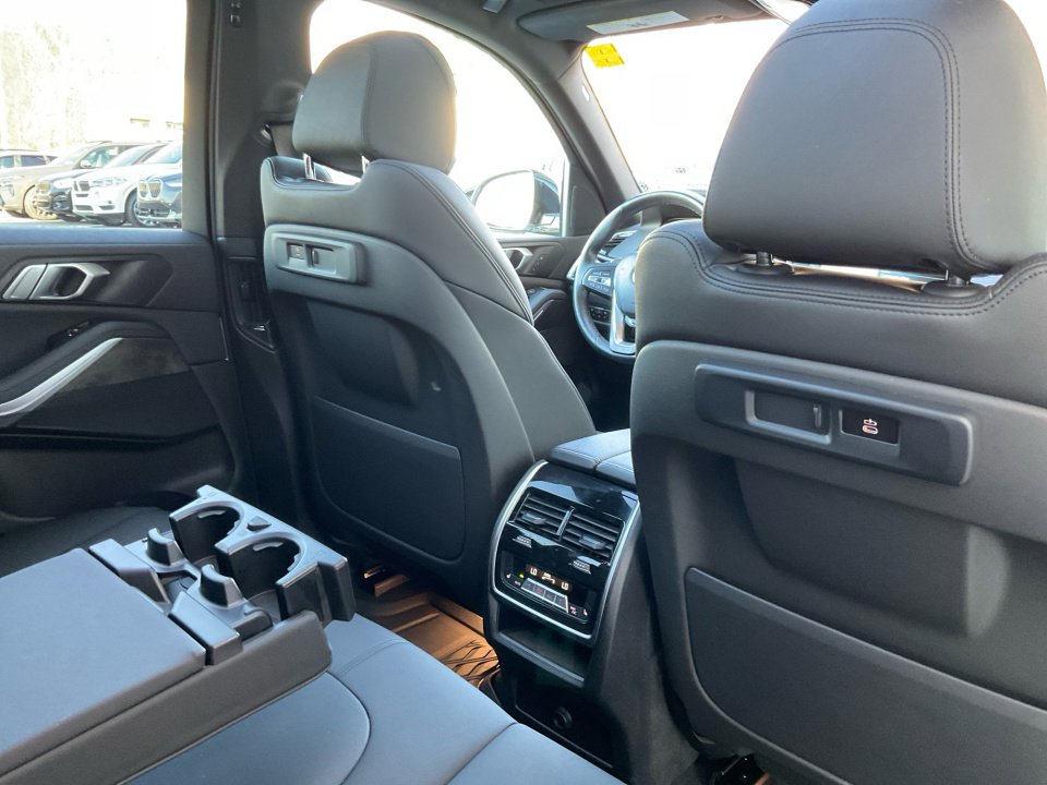 Used 2022 BMW X5 xDrive40i w/ Premium Package AWD/4WD image 29