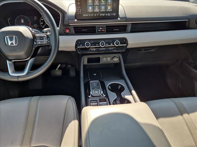 Certified 2025 Honda Pilot Touring image 19