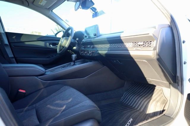Used 2025 Honda Accord SE image 35