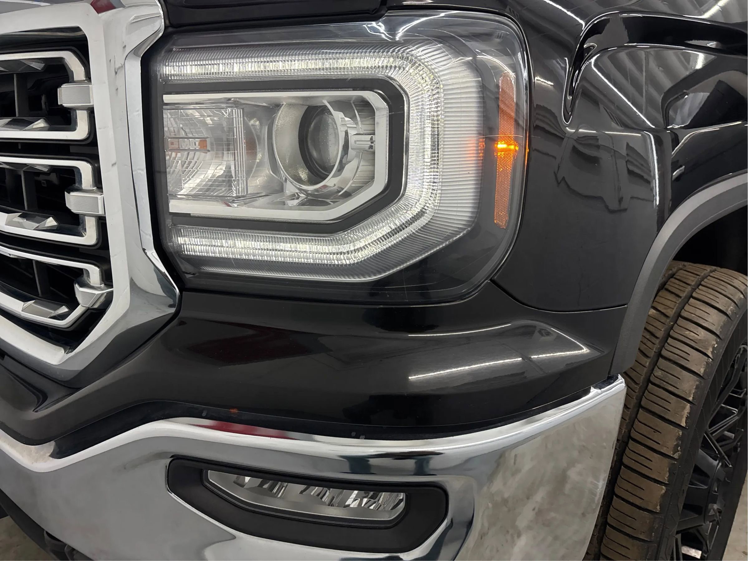 Used 2017 GMC Sierra 1500 SLT w/ SLT Premium Package image 33