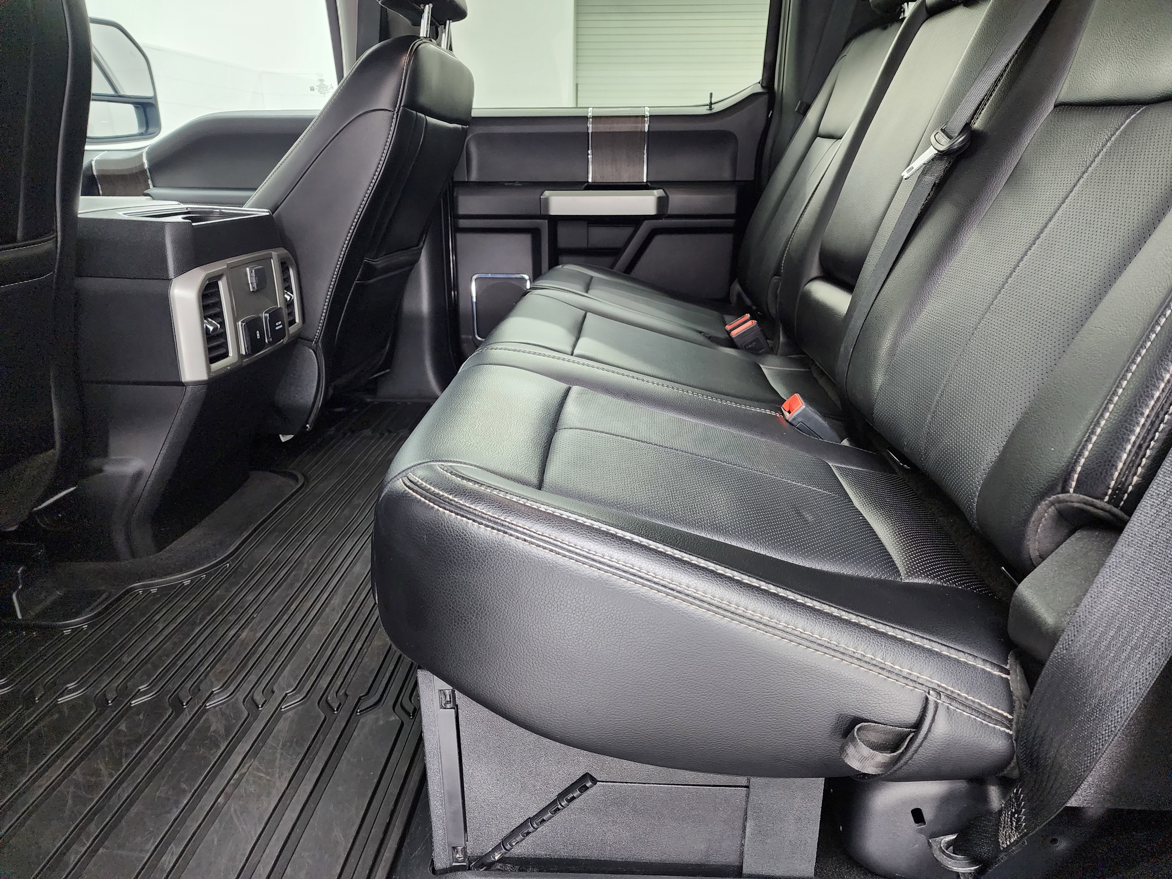 Used 2021 Ford F250 Lariat w/ Chrome Package image 9