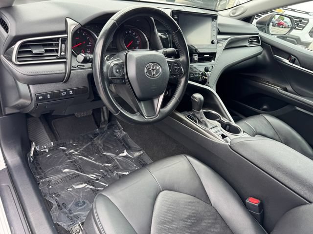 Used 2022 Toyota Camry XSE FWD image 11