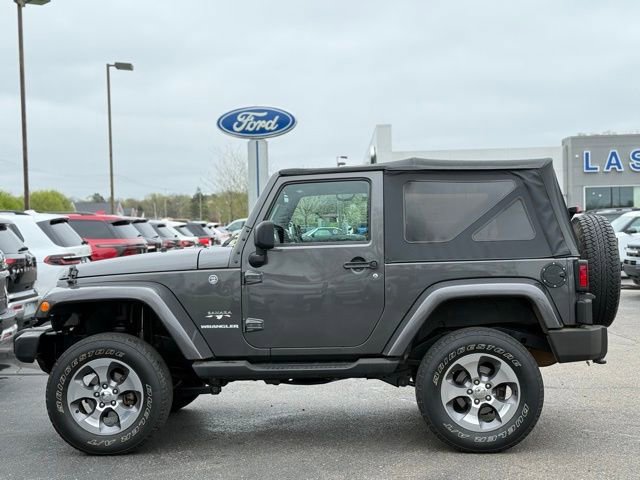 Used 2016 Jeep Wrangler Sahara w/ Connectivity Group AWD/4WD image 37