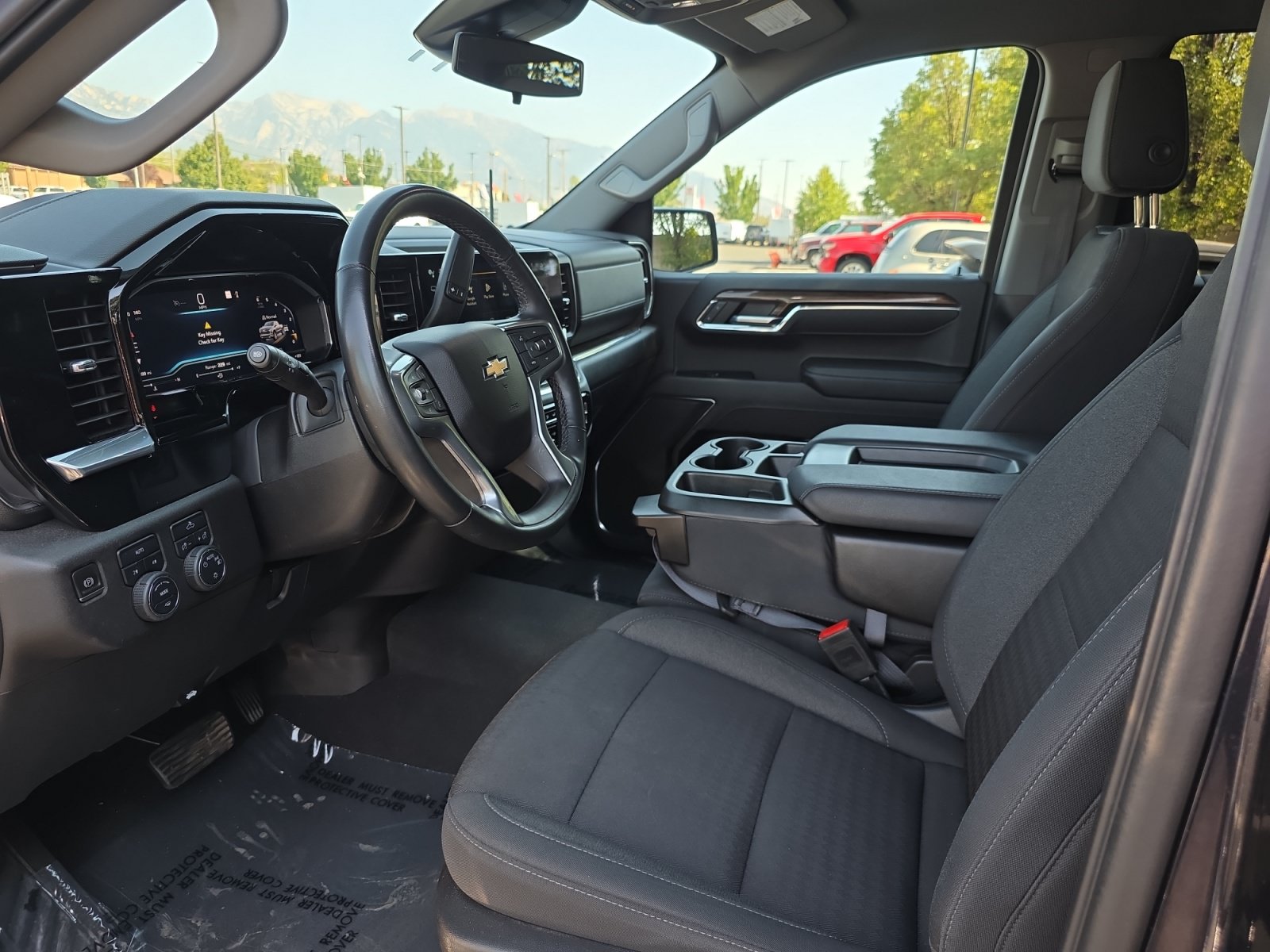 Used 2023 Chevrolet Silverado 1500 LT AWD/4WD image 10