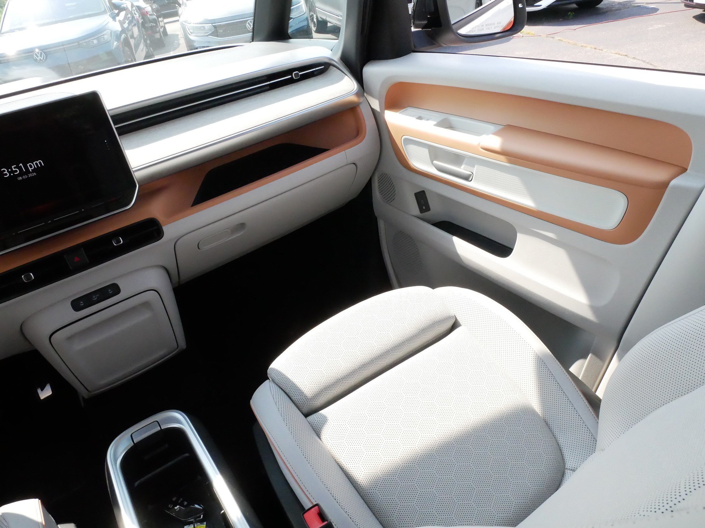 Certified 2025 Volkswagen ID. Buzz Pro S Plus RWD image 11
