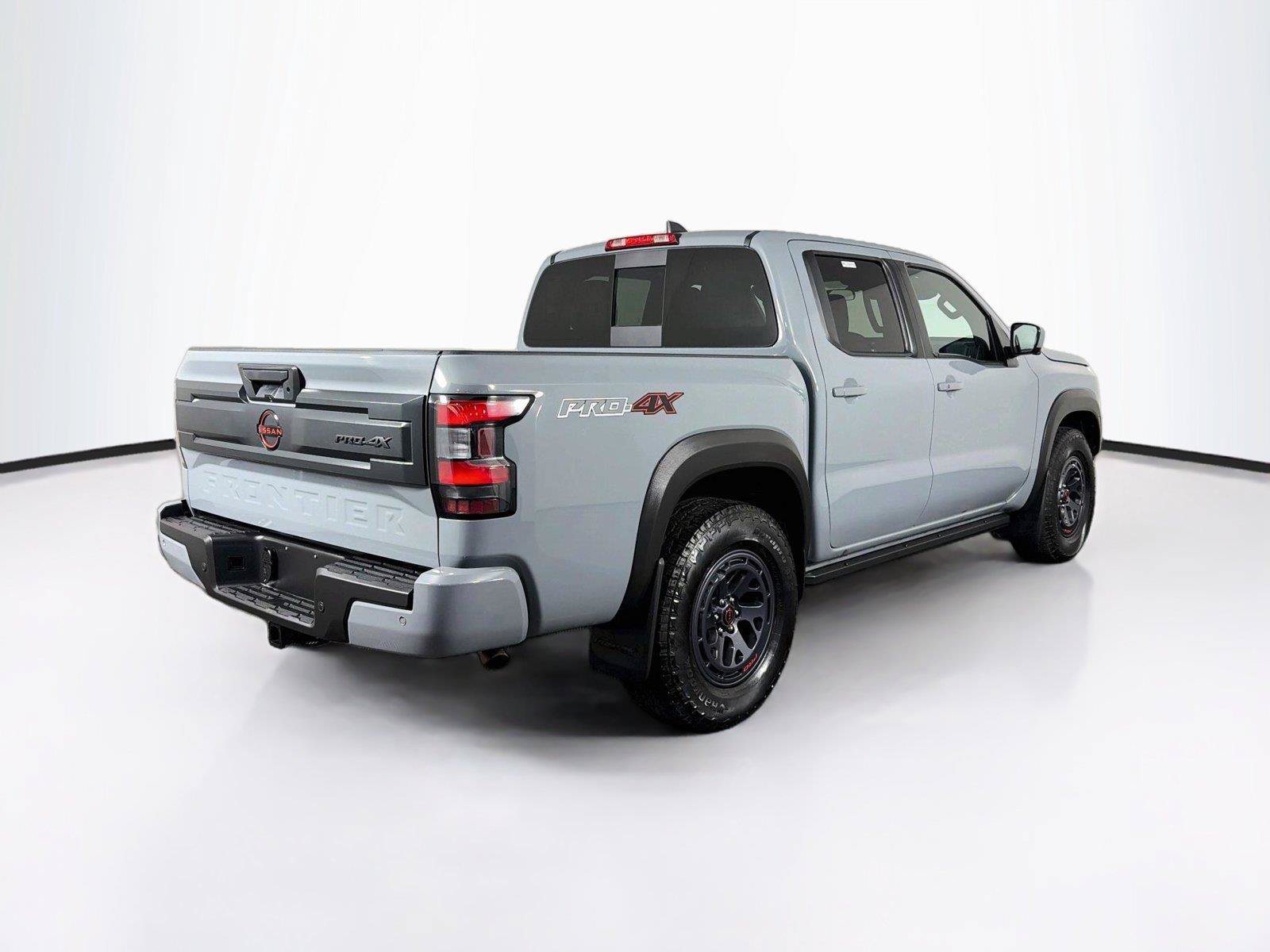 Used 2025 Nissan Frontier PRO-4X w/ Pro Convenience Package AWD/4WD image 11