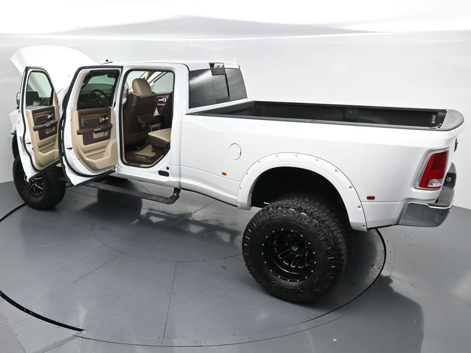 Used 2018 RAM 3500 Laramie Longhorn w/ Longhorn Southfork Package AWD/4WD image 41