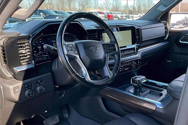 Used 2024 Chevrolet Silverado 1500 LT Trail Boss w/ Convenience Package II image 18