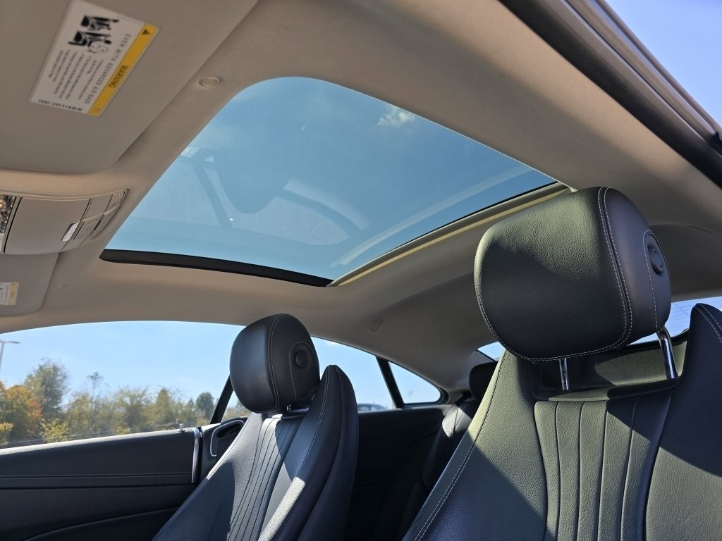 Used 2018 Mercedes-Benz E 400 Coupe image 5