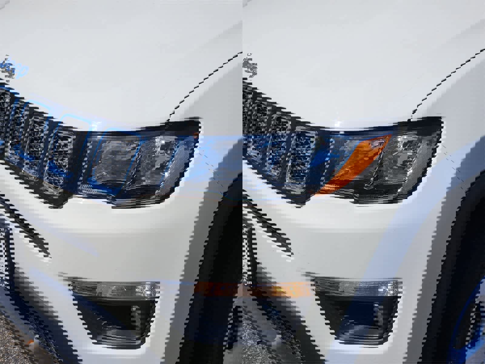 Used 2018 Jeep Compass Latitude w/ Cold Weather Group image 7