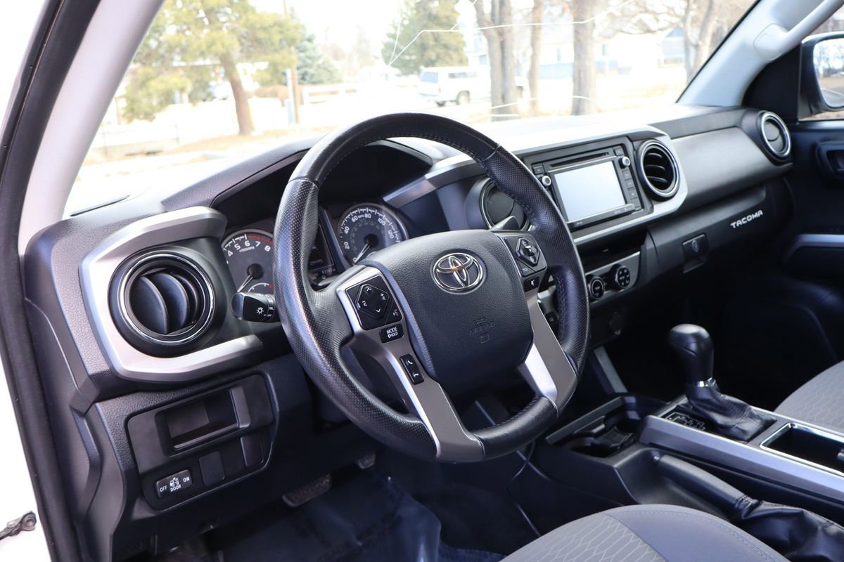 Used 2017 Toyota Tacoma SR5 w/ Tow Package image 15