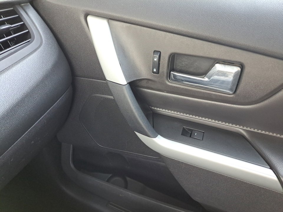 Used 2014 Ford Edge SE w/ Equipment Group 101A AWD/4WD image 35